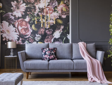 Želite li da vaša siva sofa izgleda glamurozno?