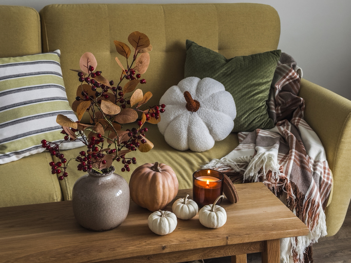 Boje jeseni: Kako transformisati dnevnu sobu u jesenju oazu