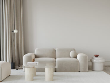 Transformacija minimalističke dnevne sobe