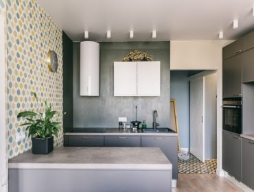 Pametne ideje za mali prostor: Kako sakriti frižider u malim kuhinjama