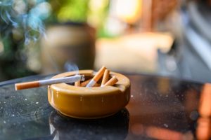 Kako eliminisati miris cigareta u domu: Najbolji recepti