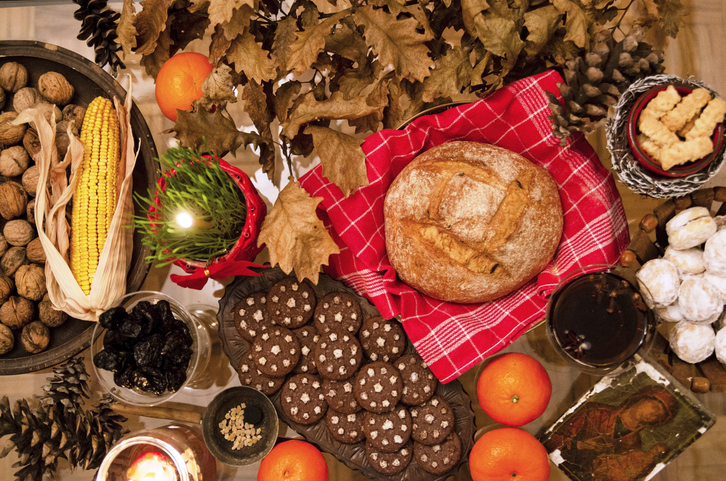 Trpeza za Božić: Tradicionalni elementi i česnica