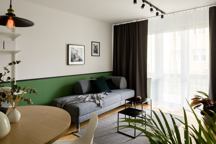 Uređenje stana od 75m²: Mir, funkcionalnost i savremeni dizajn