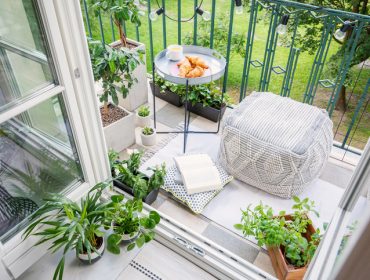 Kako urediti mali balkon da bude udoban i praktičan ovog leta