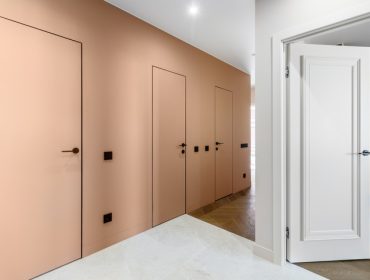 Vrata bez rama: Minimalistički trend koji osvaja savremene enterijere