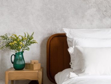 IKEA noćni stočić u francuskom stilu